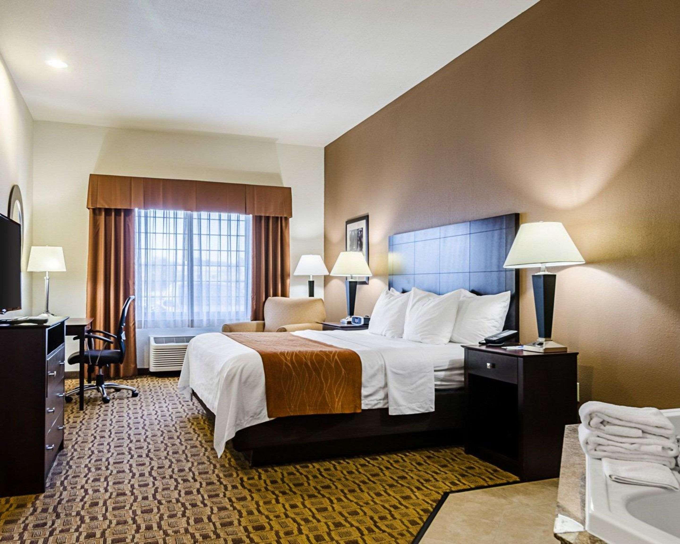 Comfort Inn & Suites Lawrence - University Area Eksteriør bilde