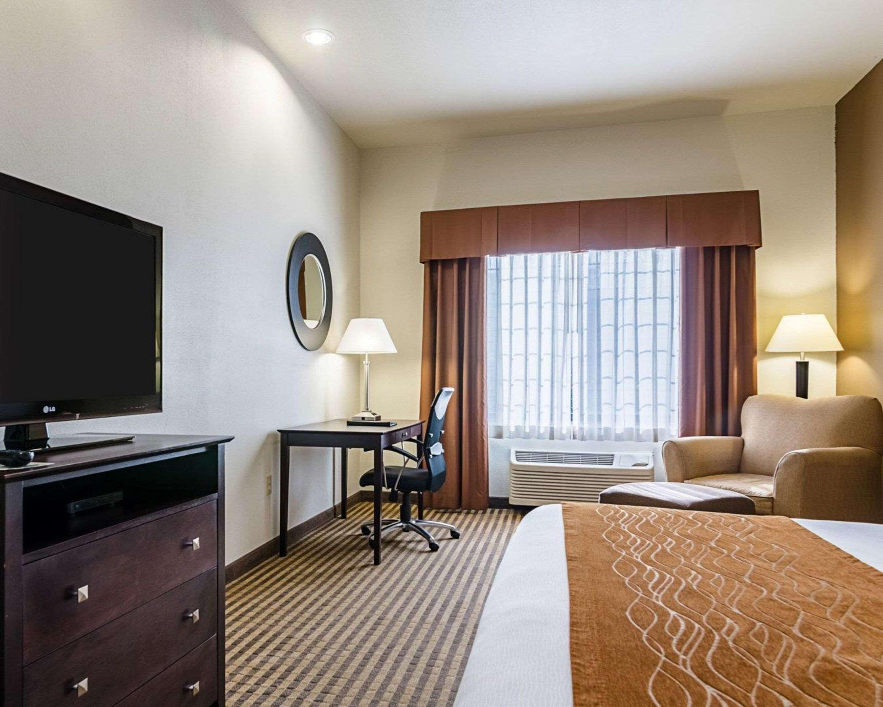 Comfort Inn & Suites Lawrence - University Area Eksteriør bilde