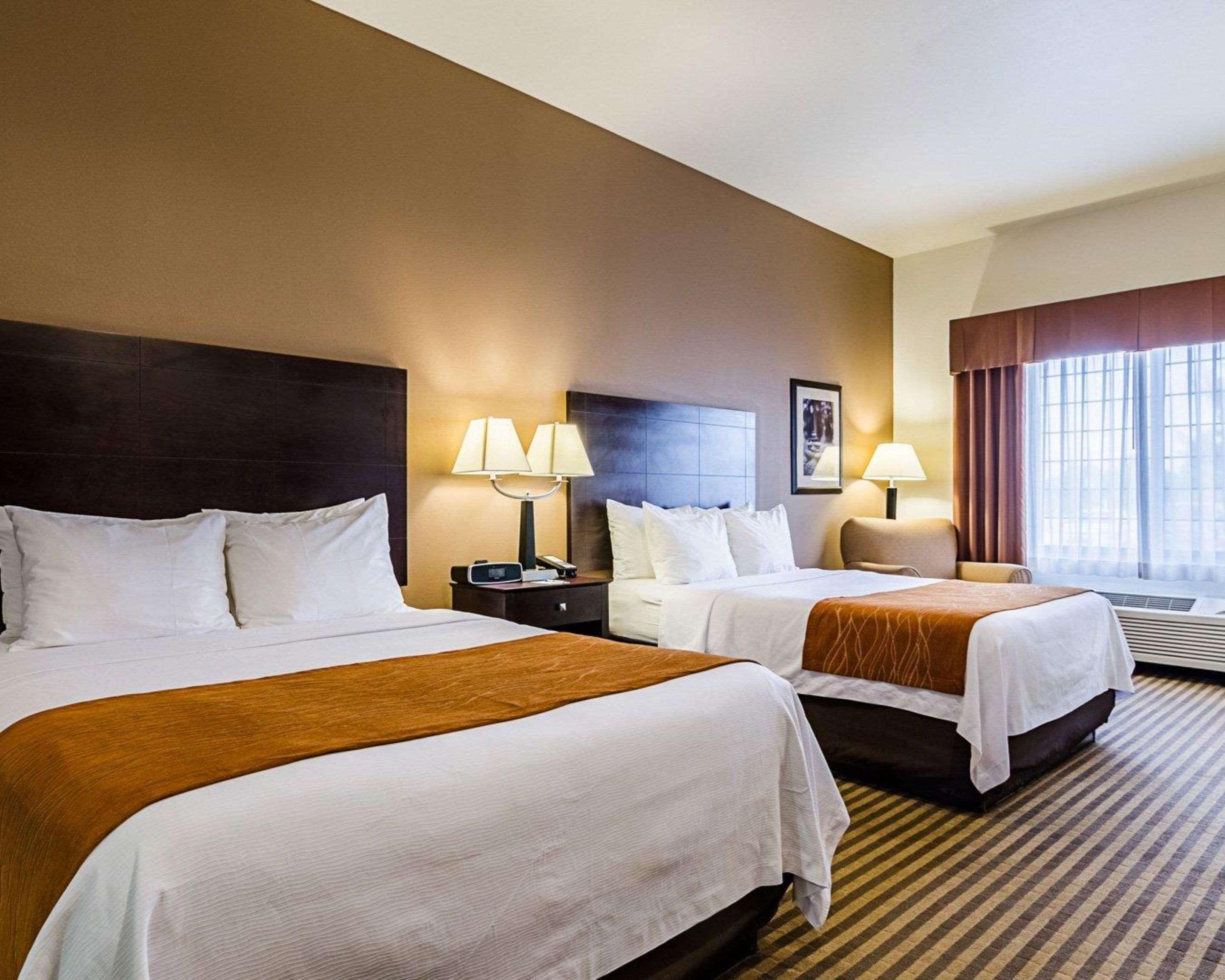 Comfort Inn & Suites Lawrence - University Area Eksteriør bilde