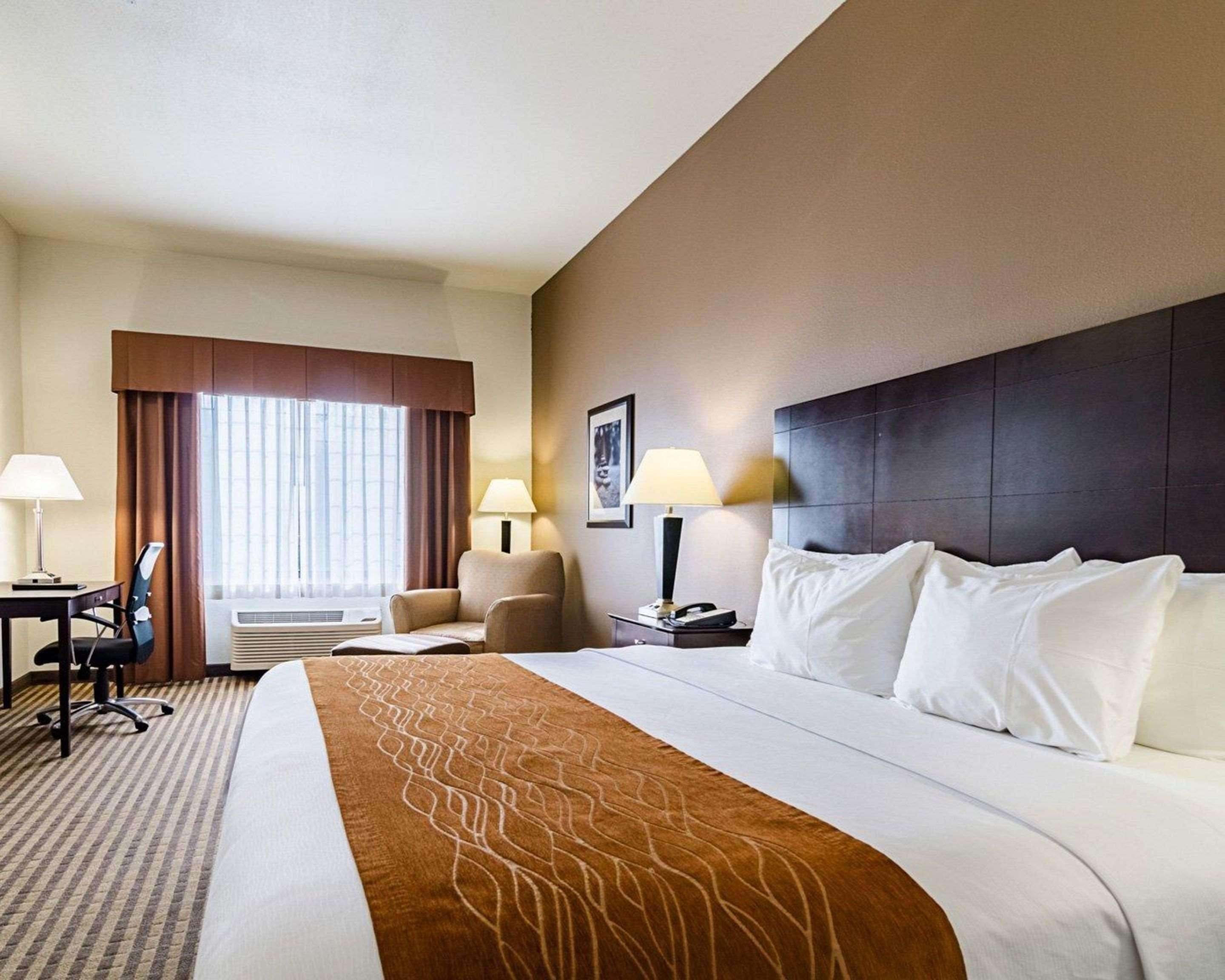 Comfort Inn & Suites Lawrence - University Area Eksteriør bilde