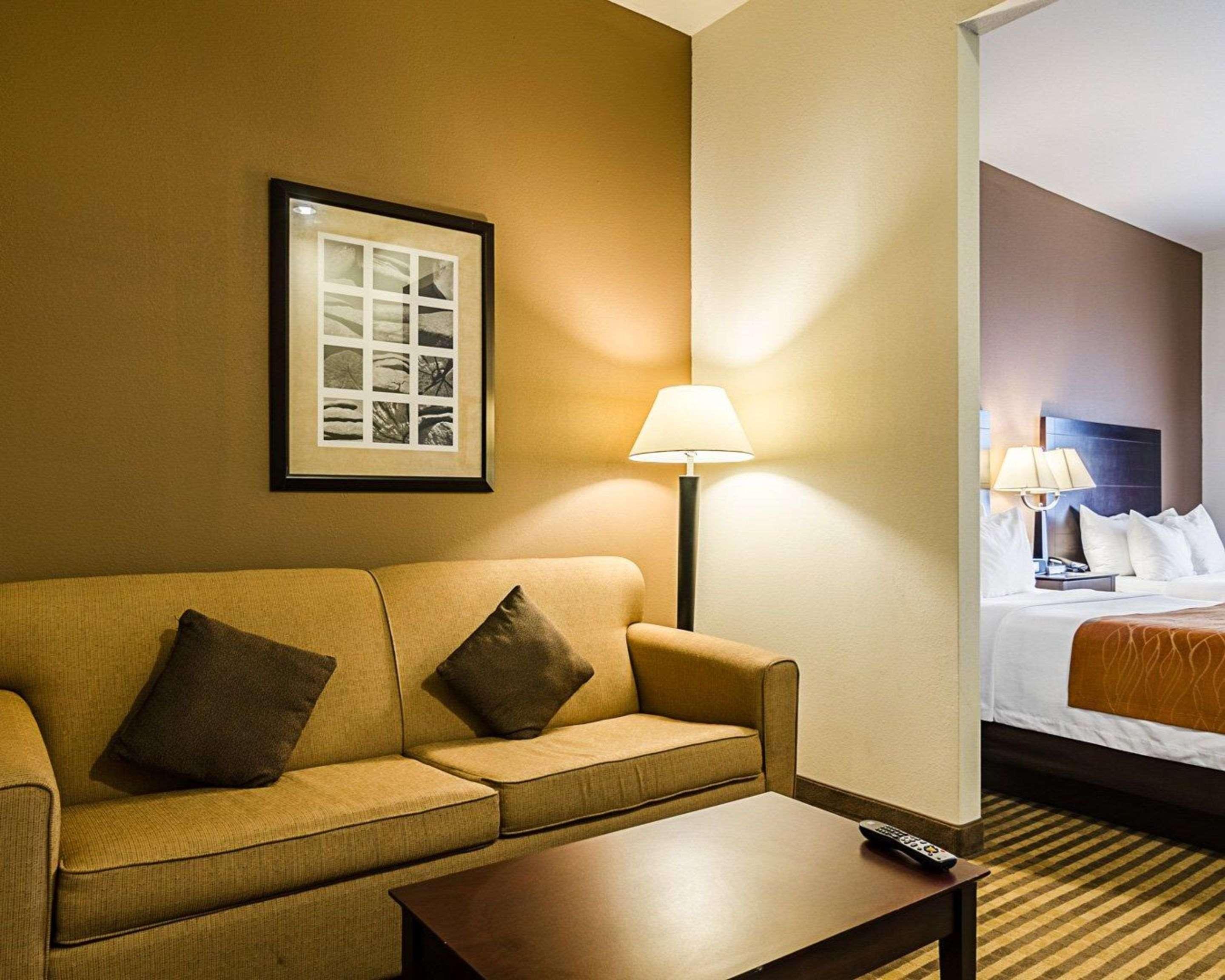 Comfort Inn & Suites Lawrence - University Area Eksteriør bilde