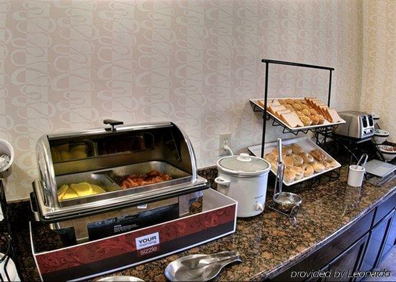 Comfort Inn & Suites Lawrence - University Area Restaurant bilde