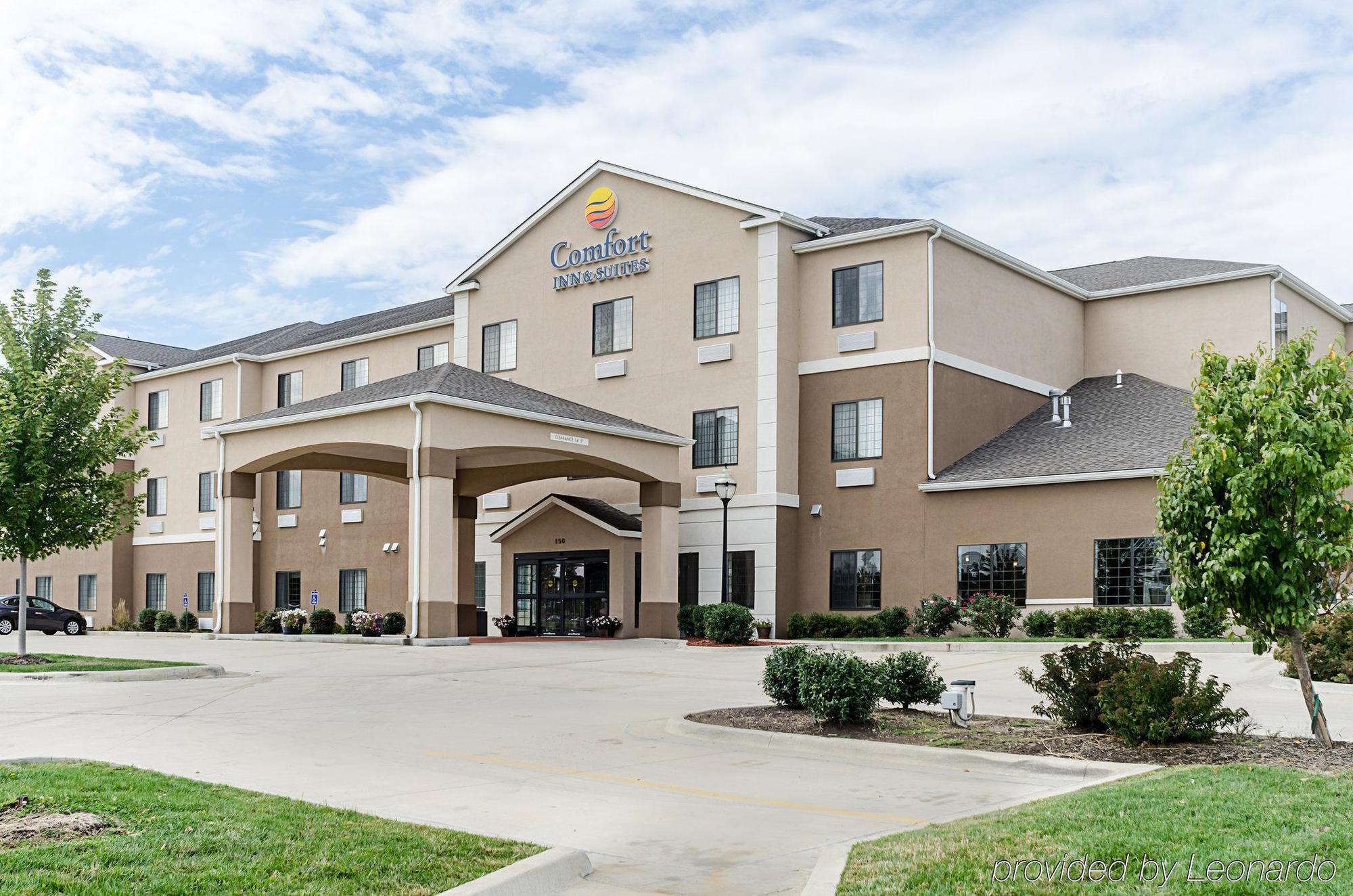 Comfort Inn & Suites Lawrence - University Area Eksteriør bilde